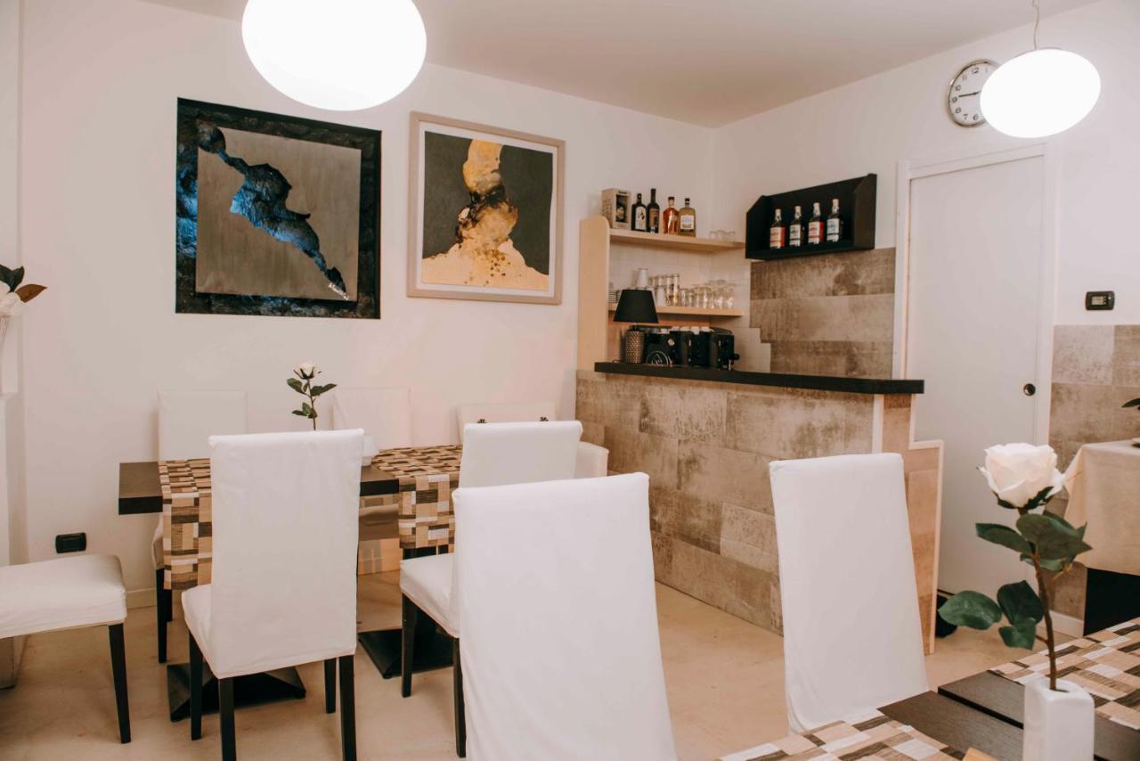 ורבאניה Hotel La Contrada מראה חיצוני תמונה