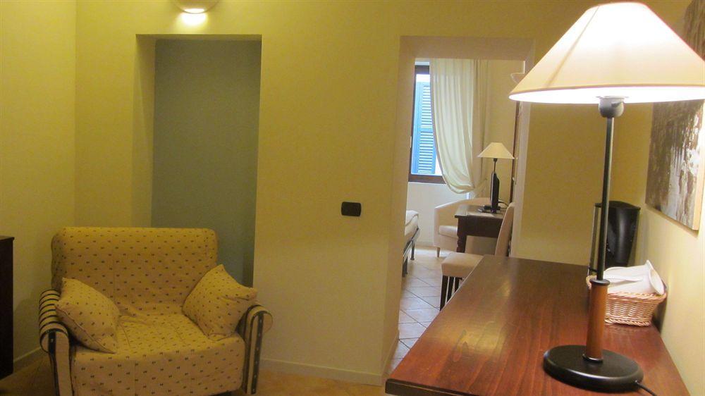 ורבאניה Hotel La Contrada מראה חיצוני תמונה