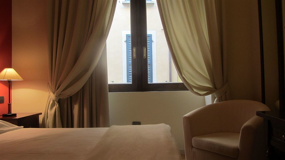 ורבאניה Hotel La Contrada מראה חיצוני תמונה
